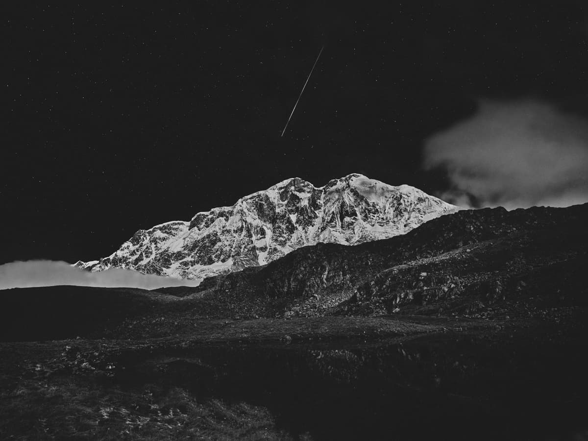 PEAK framed preview at 30 x 40 cm